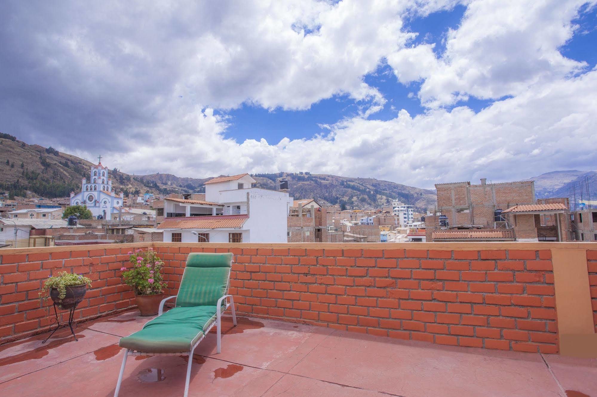 Alojamiento Soledad Huaraz  Esterno foto